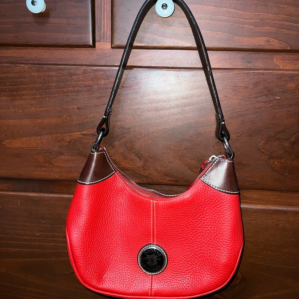 Dooney & Bourke  - red single strap bag - leather - great condition